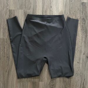 NWOT SKIMS Body Leggings